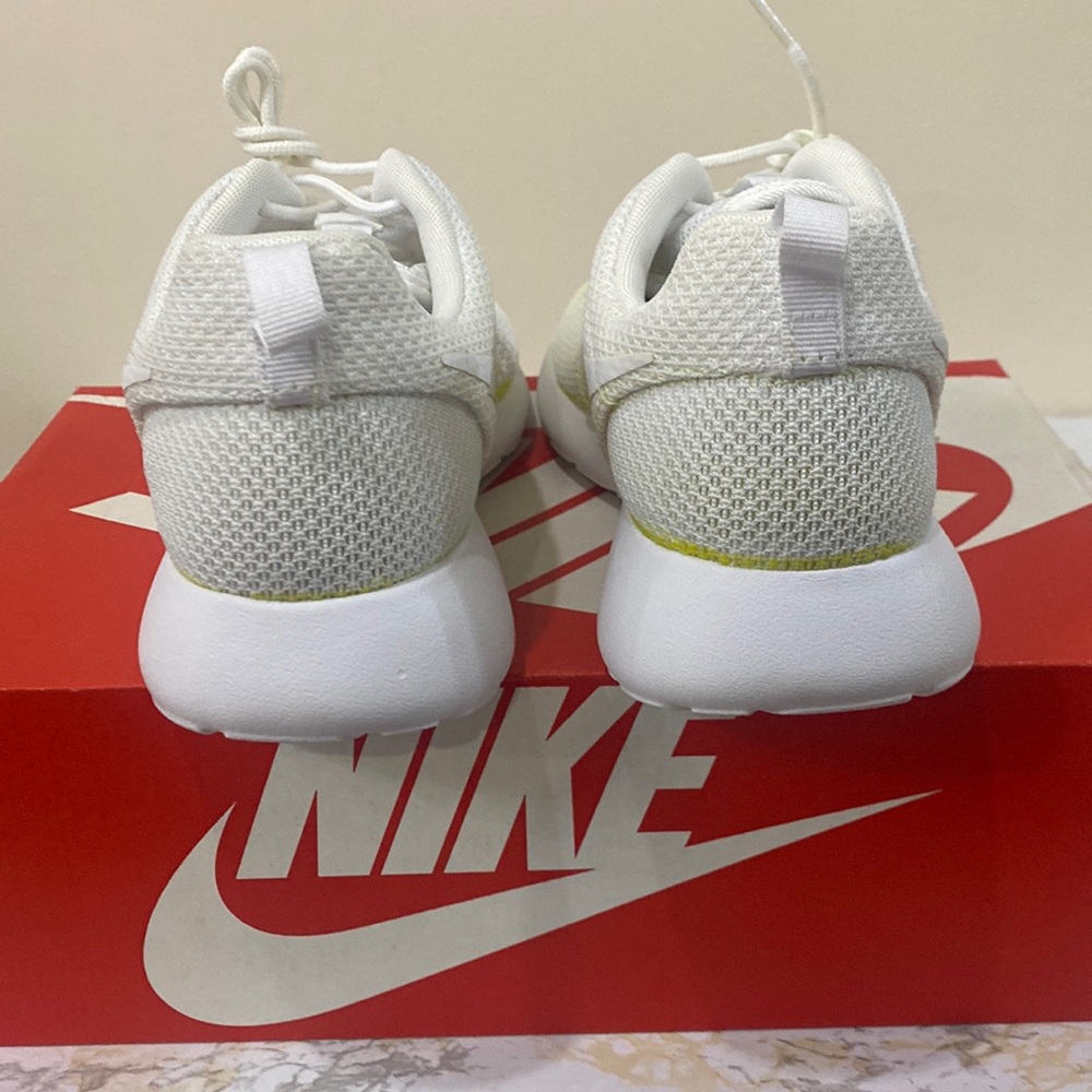 Nike Roshe One White mens.